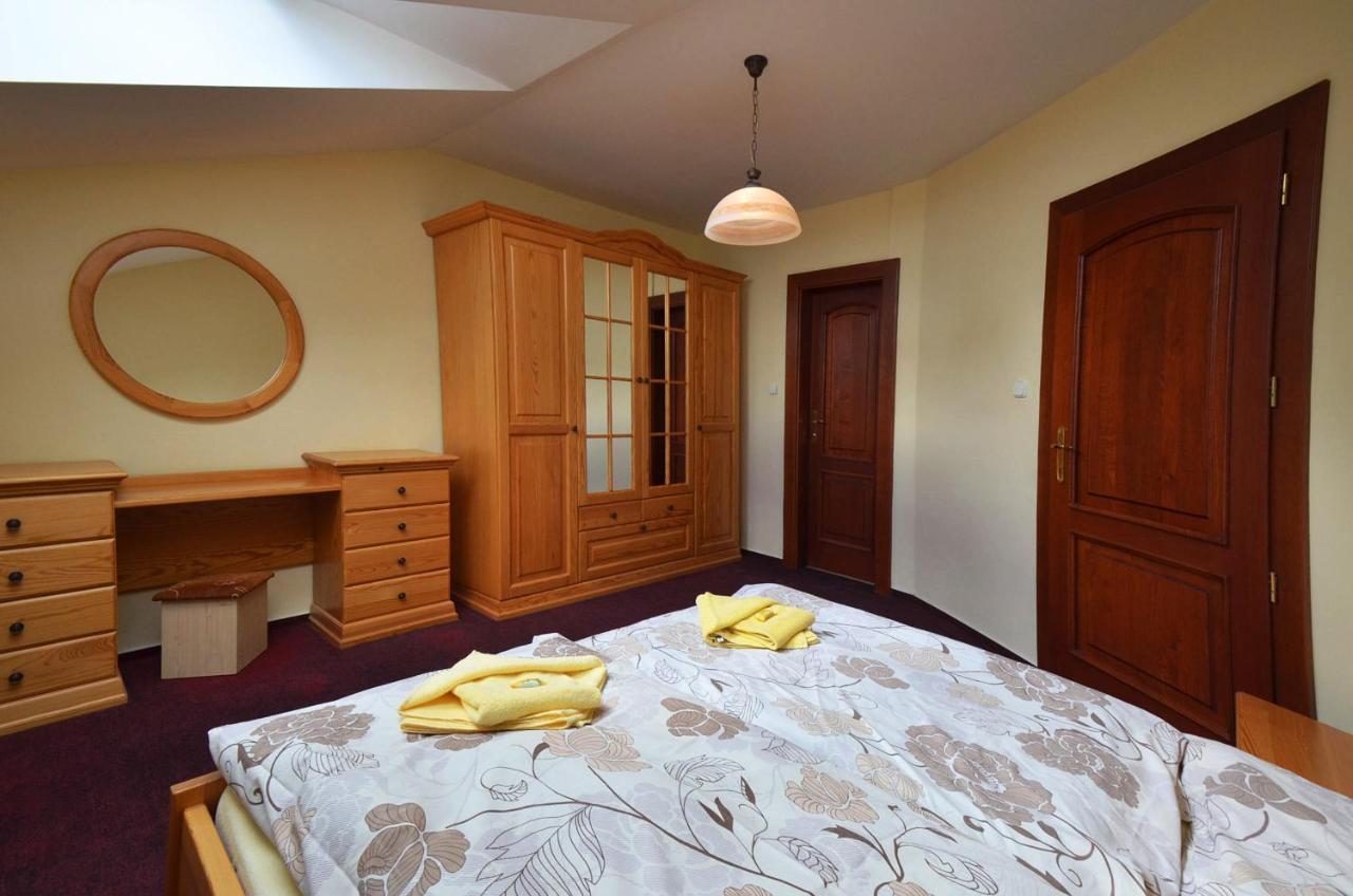 Hotel Lesana Стара Лесна Екстер'єр фото
