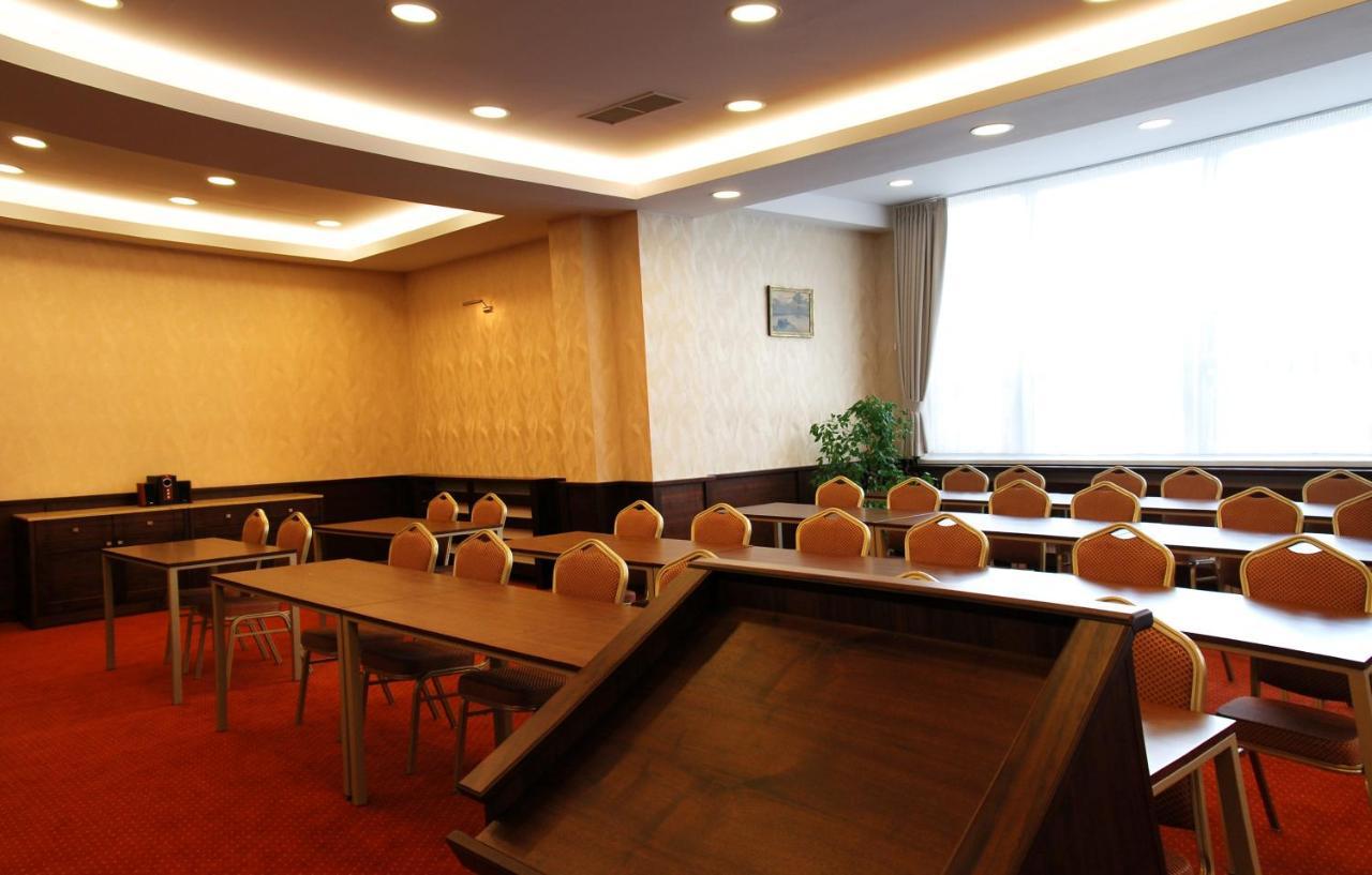Hotel Lesana Стара Лесна Екстер'єр фото