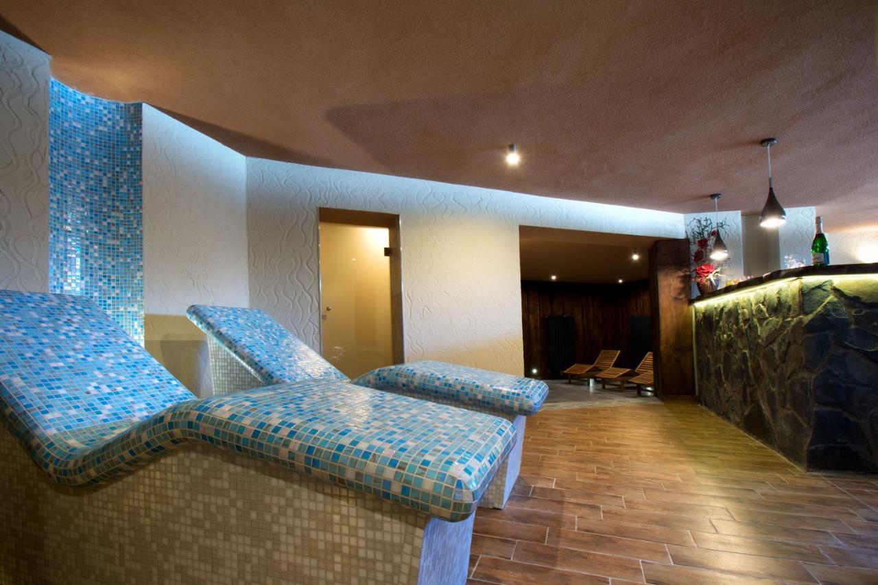 Hotel Lesana Стара Лесна Екстер'єр фото