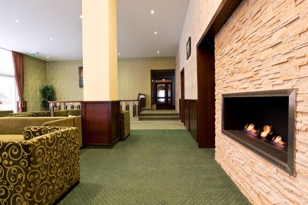 Hotel Lesana Стара Лесна Екстер'єр фото
