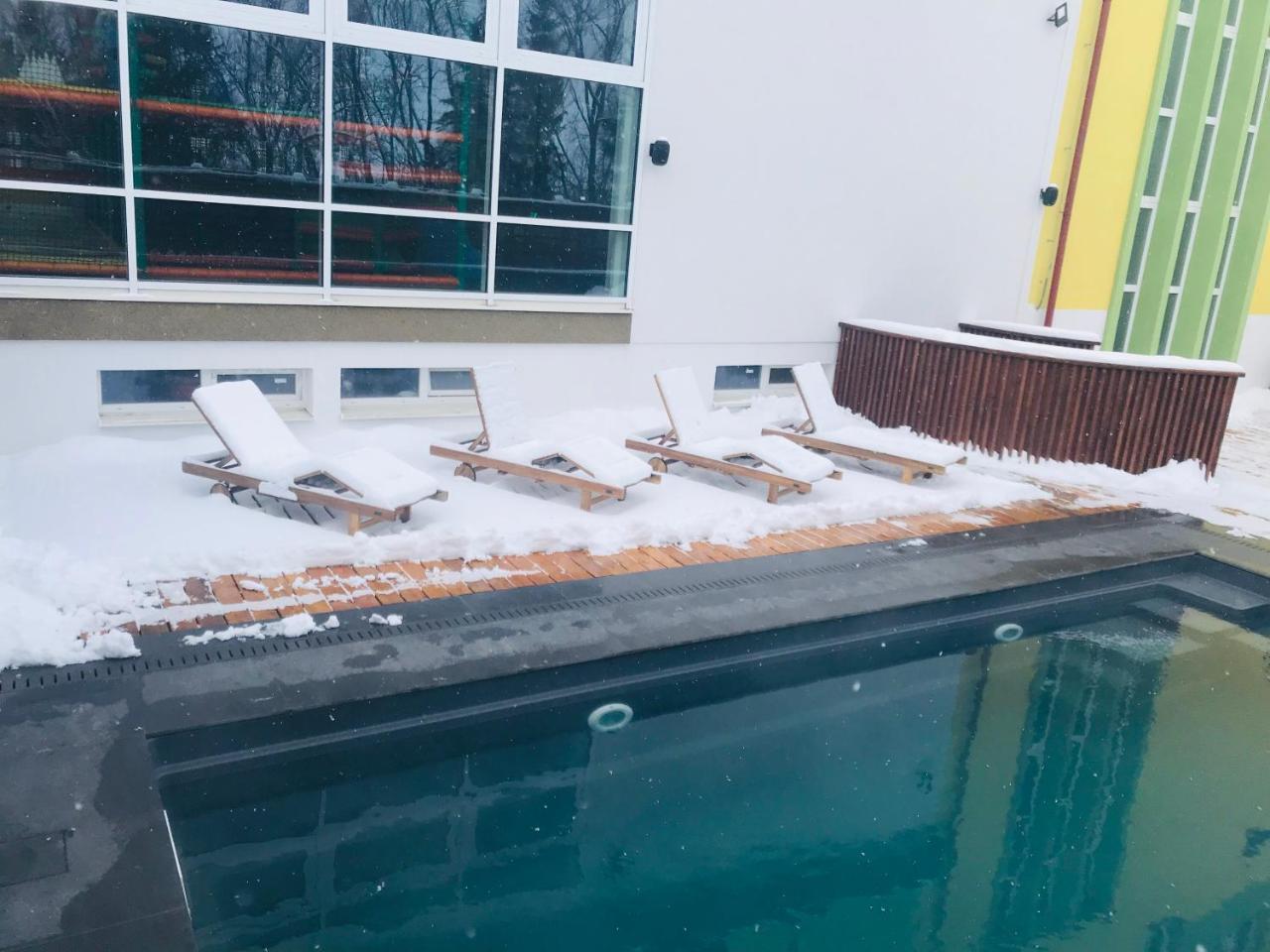 Hotel Lesana Стара Лесна Екстер'єр фото
