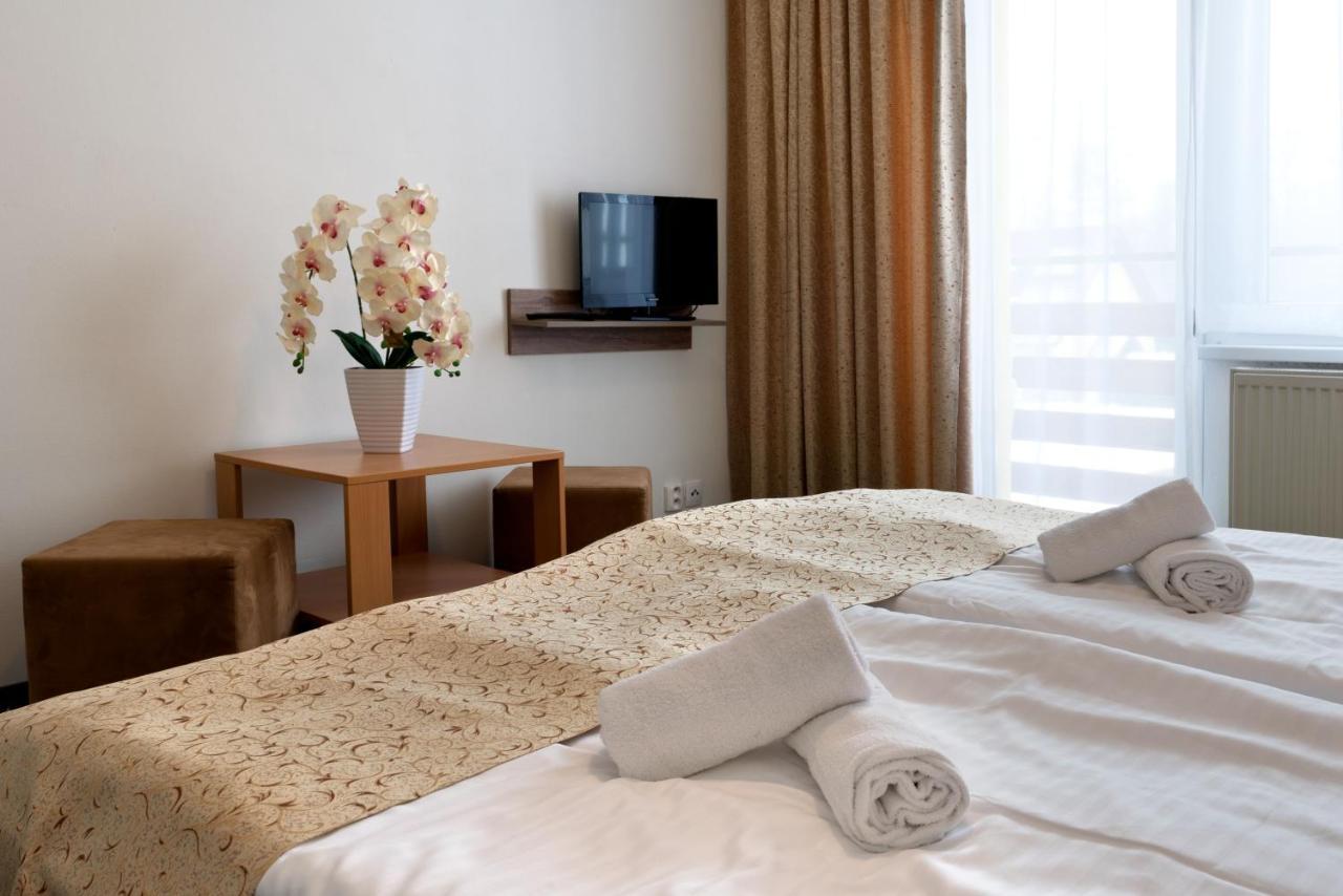 Hotel Lesana Стара Лесна Екстер'єр фото