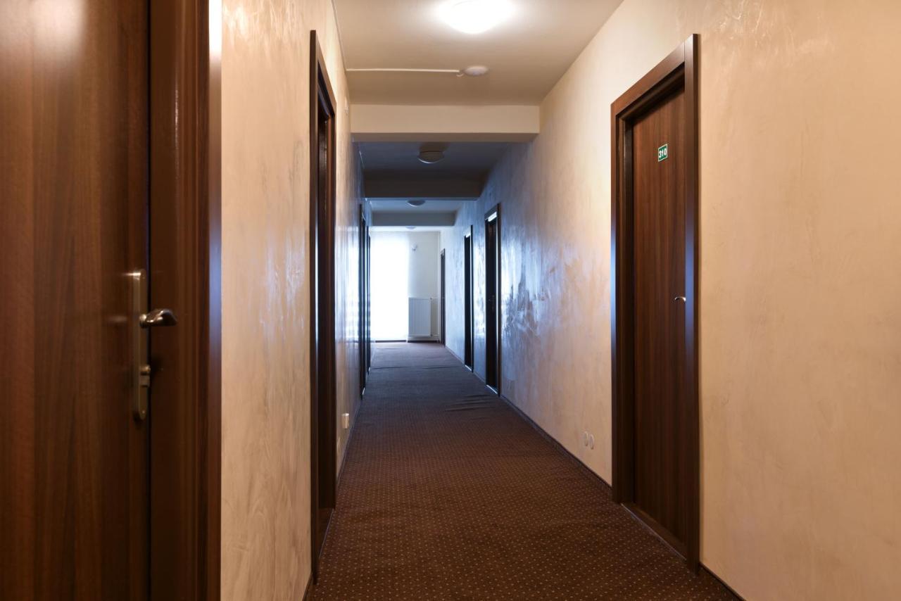Hotel Lesana Стара Лесна Екстер'єр фото