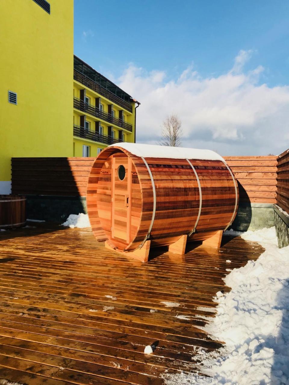 Hotel Lesana Стара Лесна Екстер'єр фото