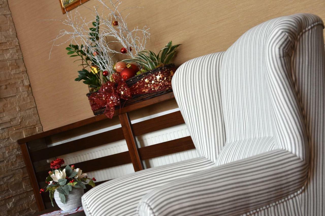 Hotel Lesana Стара Лесна Екстер'єр фото