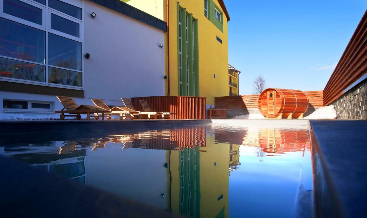 Hotel Lesana Стара Лесна Екстер'єр фото